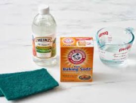 Khử Mùi Hôi Trên Nệm Thắng Lợi: Nên Dùng Baking Soda Hay Giấm?