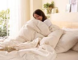 Mẹo chọn chất liệu chăn ga gối phù hợp từng mùa 