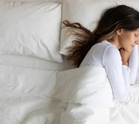 Những điều cần lưu ý khi chọn nệm cho người hay ngủ nghiêng