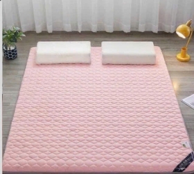 Có nên dùng nệm Topper trải sàn để thay thế cho nệm?