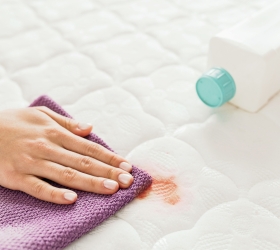 Top 10 Cách xử lý vết bẩn trên nệm cực hiệu quả ngay tại nhà
